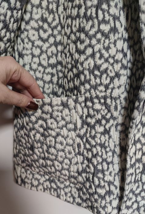 Красивий подовжений піджак від zara