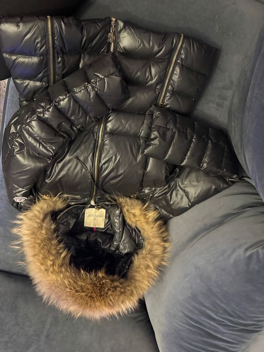 Kurtka z kapturem i futerkiem z Jenota