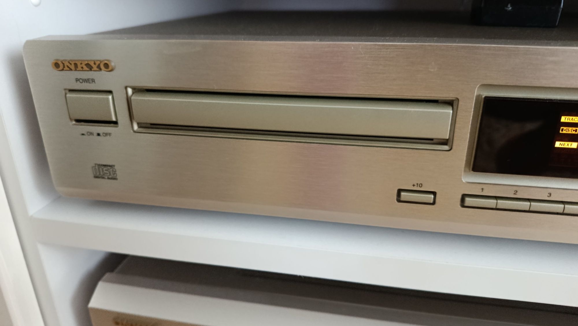 CD проигрыватель ONKYO DX-7211