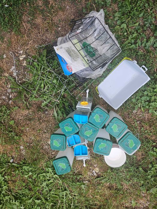 Poidła, paśniki, miseczki