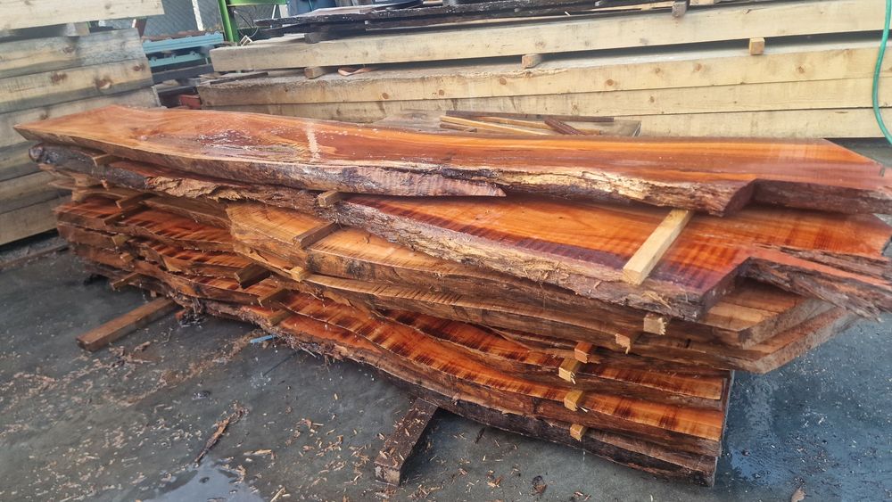 Madeira em prancha de eucalipto vermelho varias grossuras