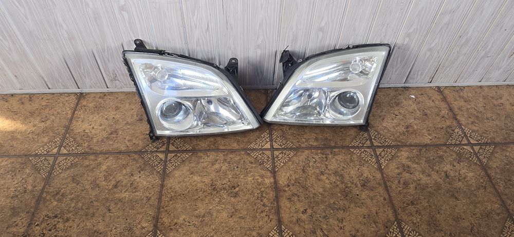 Lampa lewa prawa przód przednia Opel Vectra C