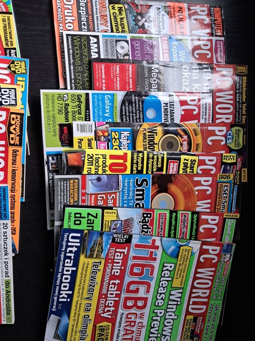 Komplet, zestaw 18 miesięczników PC World Komputer 12,13,14 rok