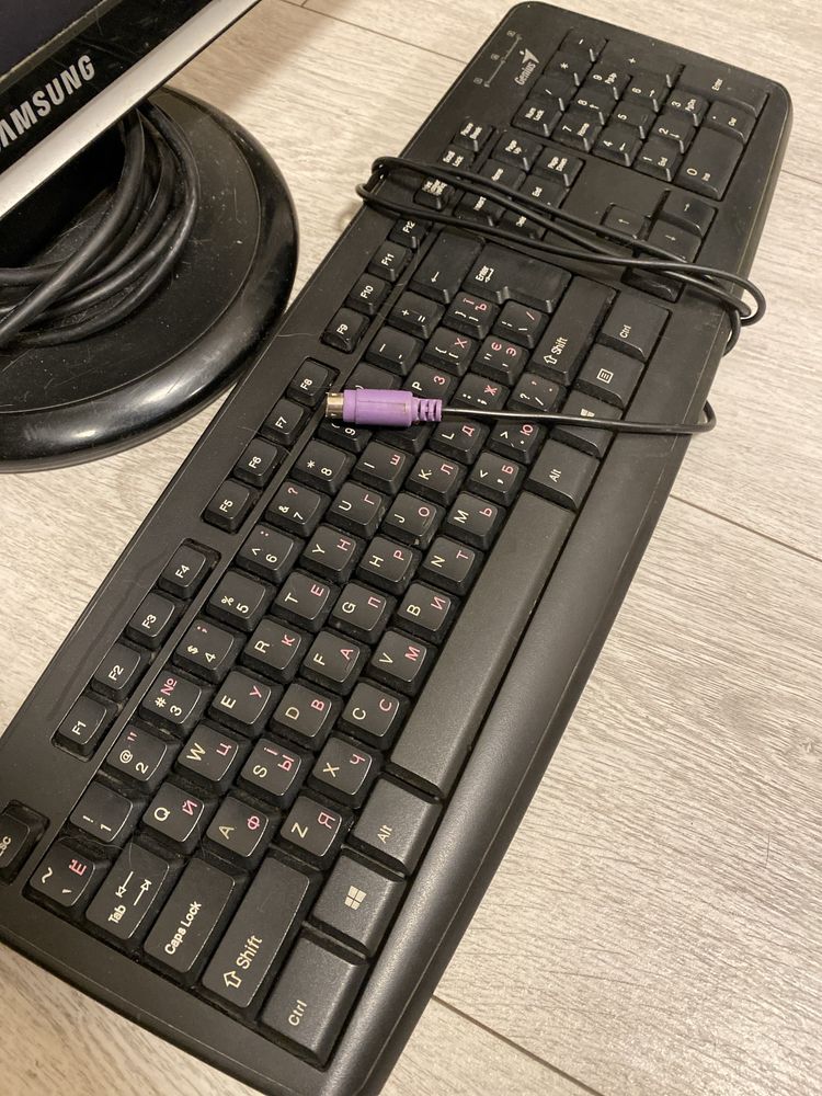 Монитор+ клавиатура Samsung SyncMaster 226cw