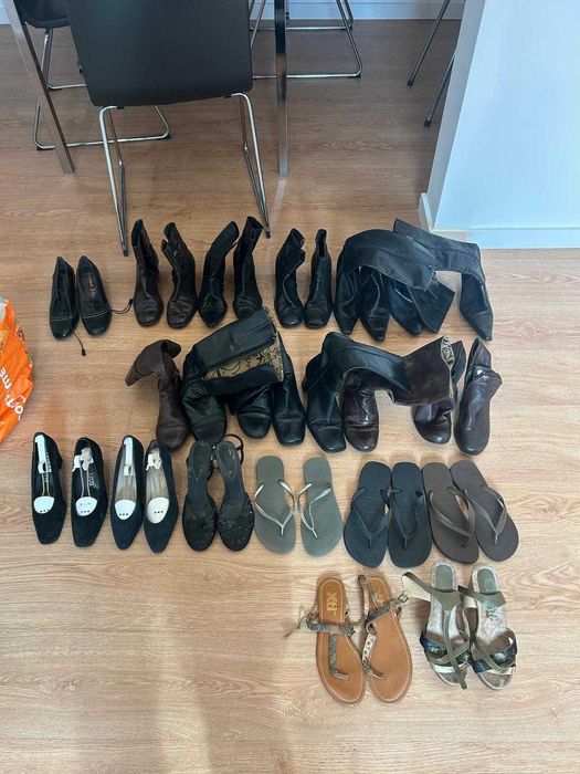 Varios pares de botas de pele - Bom estado