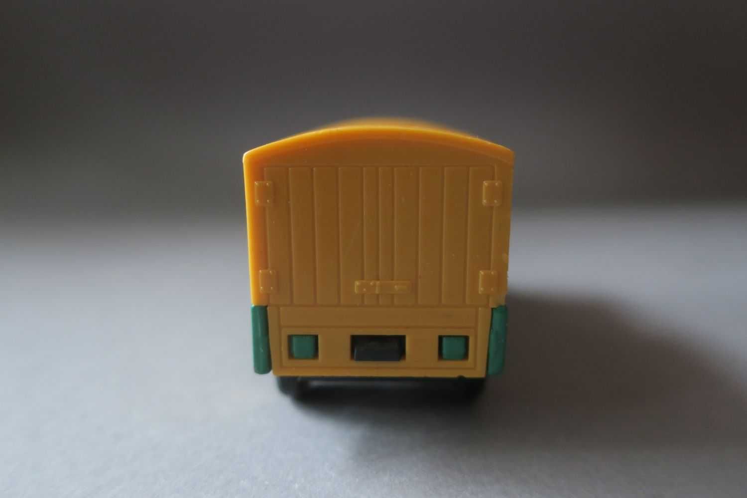 Kolekcjonerskie auto ciężarówka A.E.C Van 1:43 retro auto