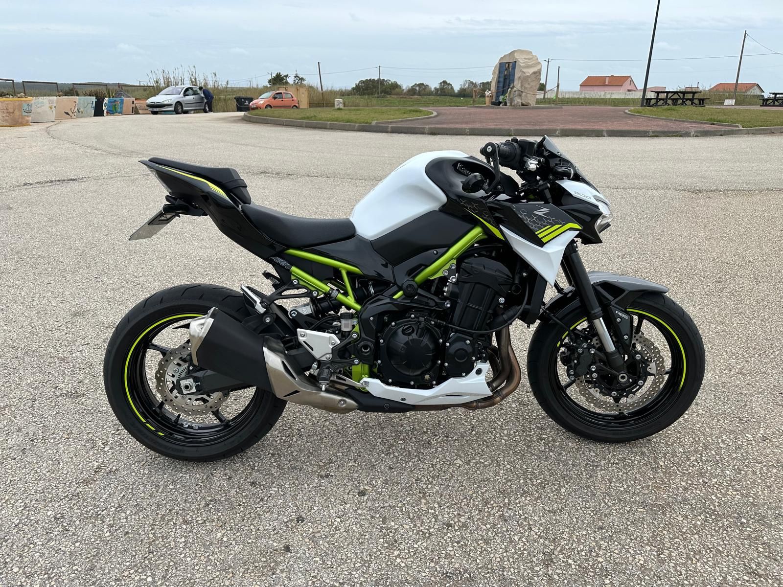 Kawasaki z900    .