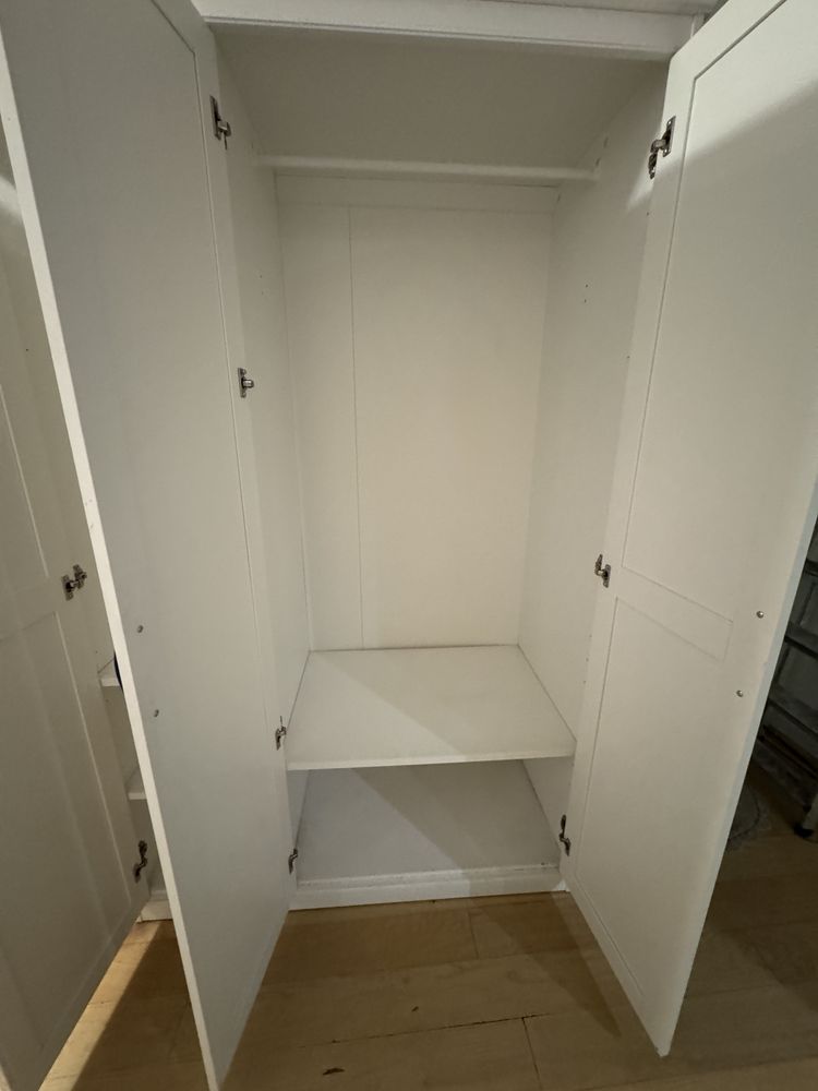 Szafa 3 drzwiowa biała drewniana Ikea z lustrem lustro