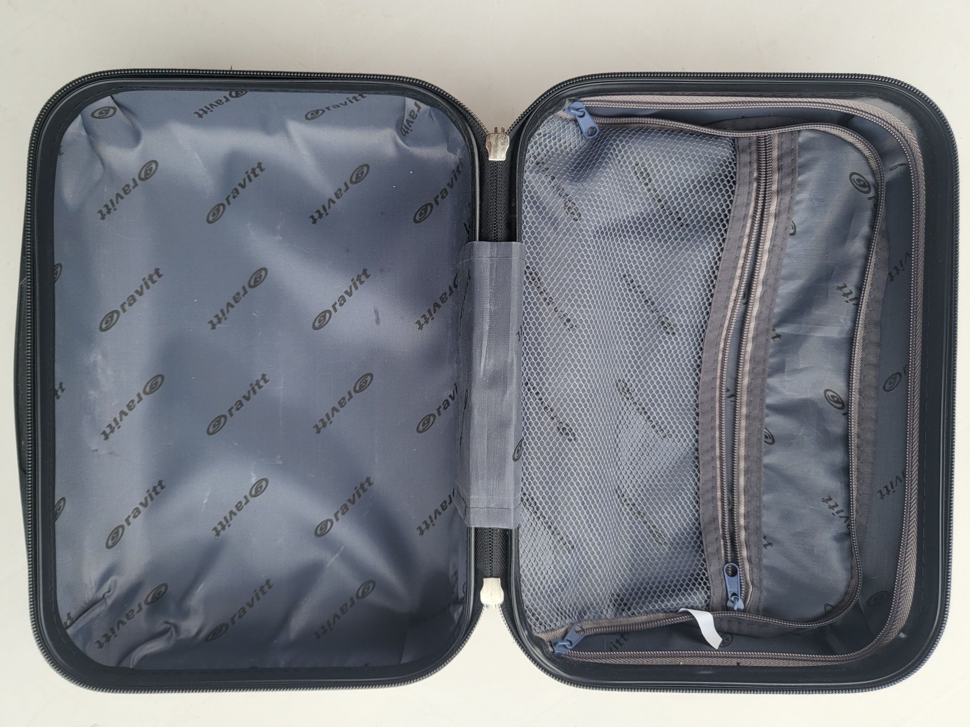 Kuferek podróżny Gravit Travel. Okazja