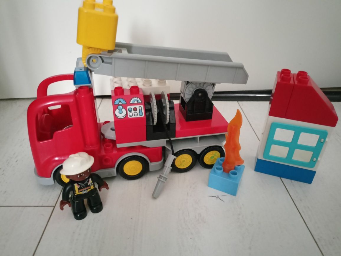Woz strażacki LEGO Duplo