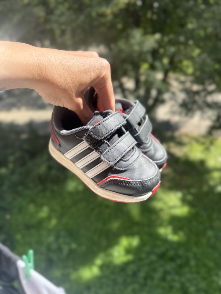 Кросівки adidas адідас 23р кожа