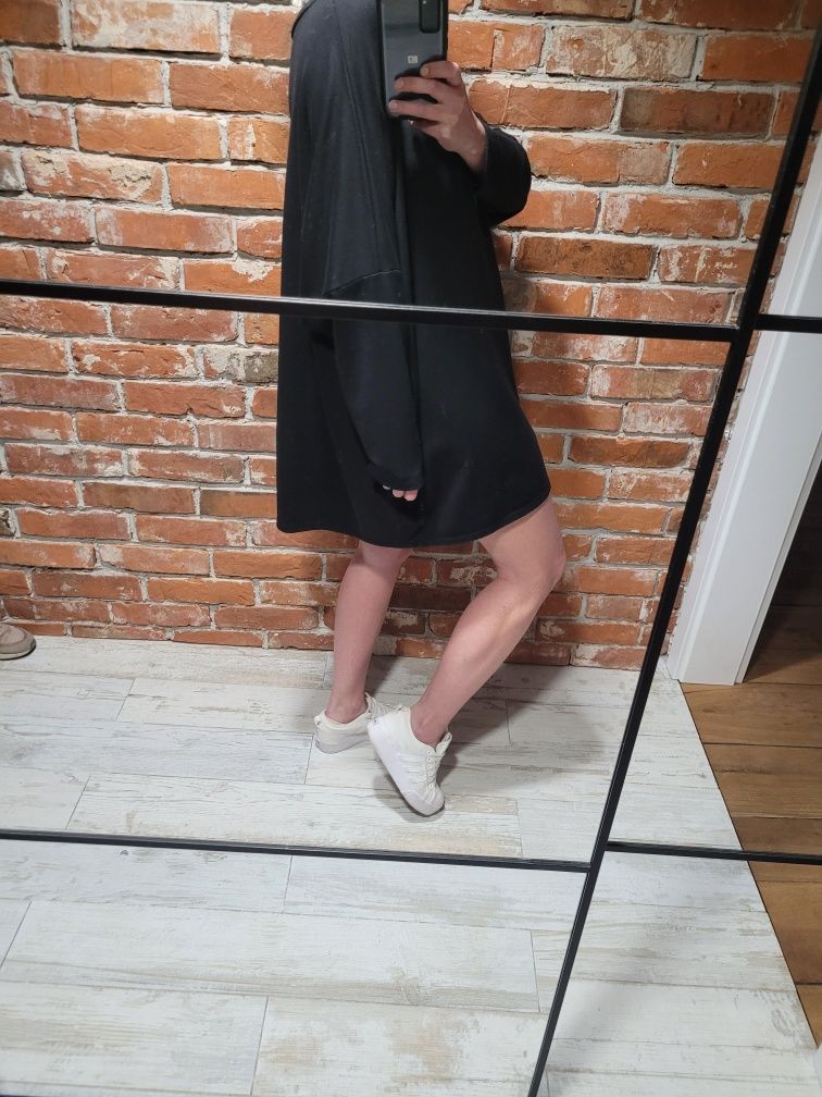 Czarna sukienka dresowa oversize długa bluza Boohoo