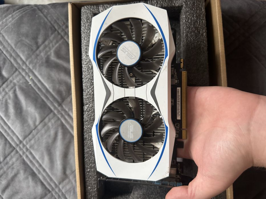 Видеокарта Игровая  Radeon RX460 2 gb в отличном состоянии