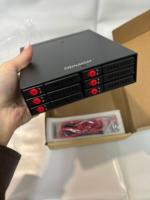 Kieszeń Olmaster MR-6601 na 6 dysków 2.5” SATA do PC