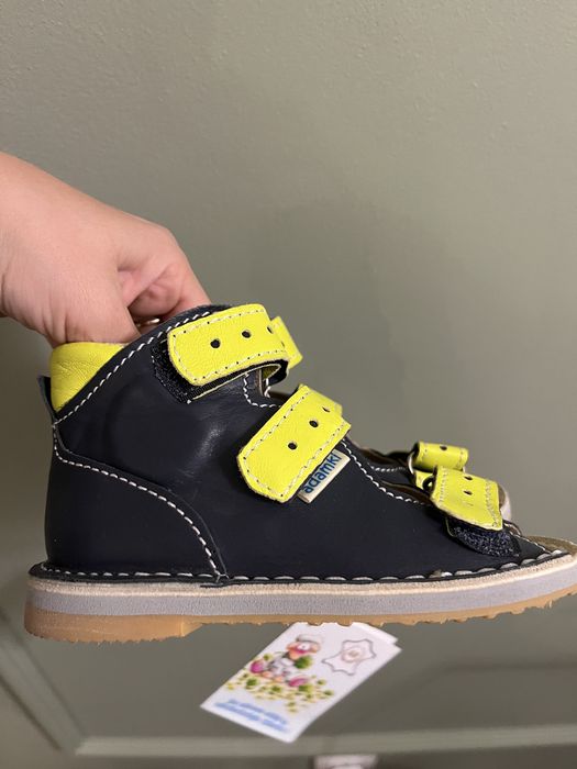 Sprzedam nowe Ortopedyczne buty dla dziecka w rozmiarze 23