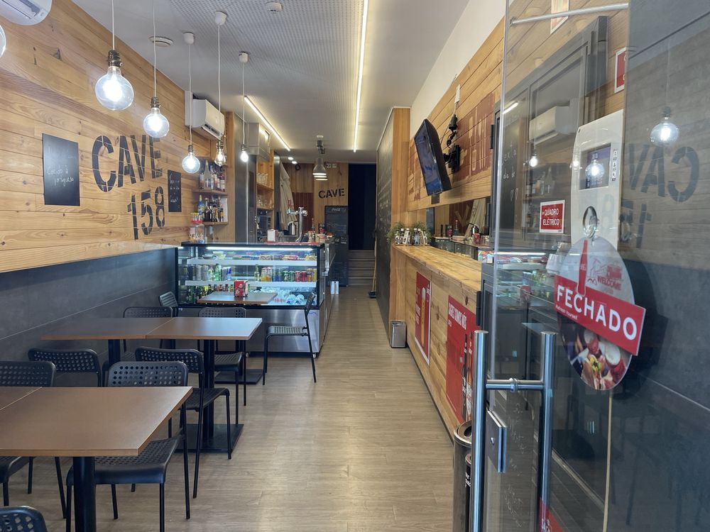 Trespassase Restaurante a funcionar Av novas