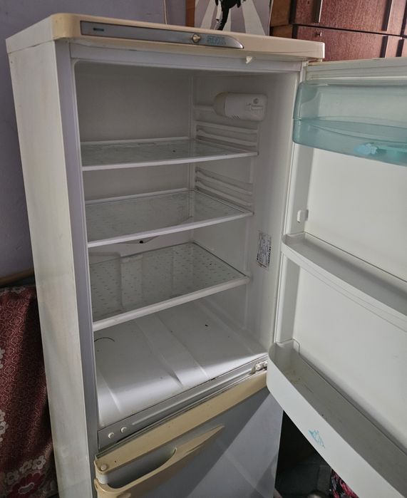 Холодильник Stinol под ремонт или на детали