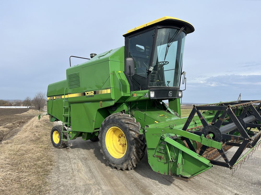 Комбайн John Deere 1052 супер стан 1900 мотогодин