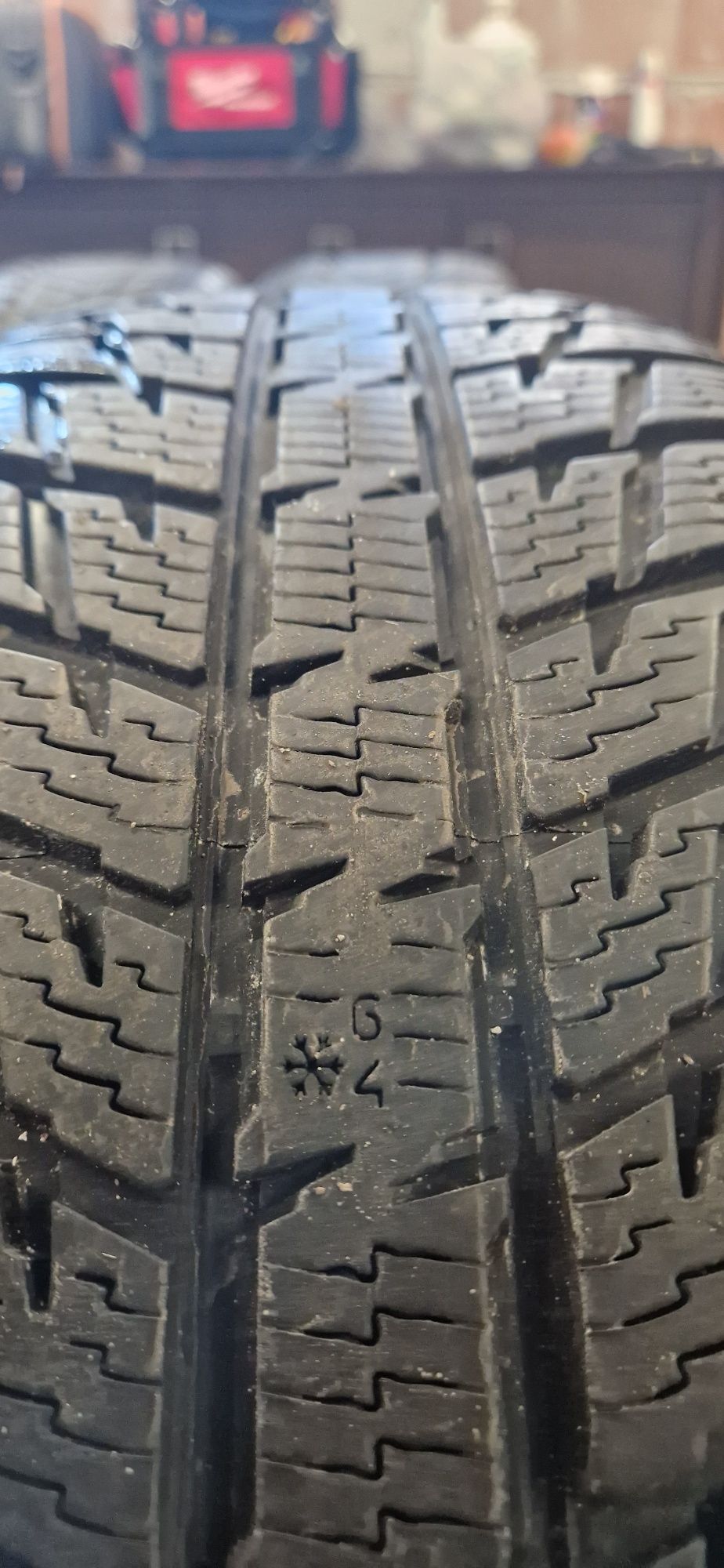 Opony zimowe 245/65/17 Nokian , Pirelli