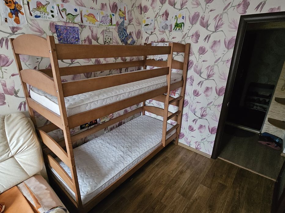 Детская двухъярусная кровать