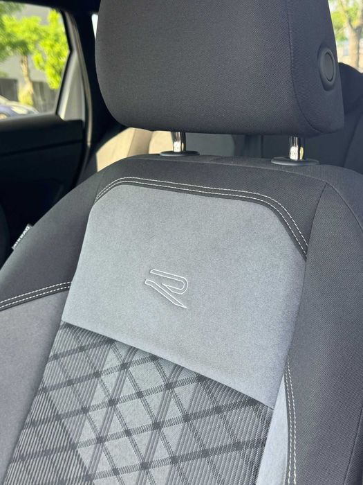 VW Taigo TOP, como novo, com tecto de abrir e muitos diferenciais.