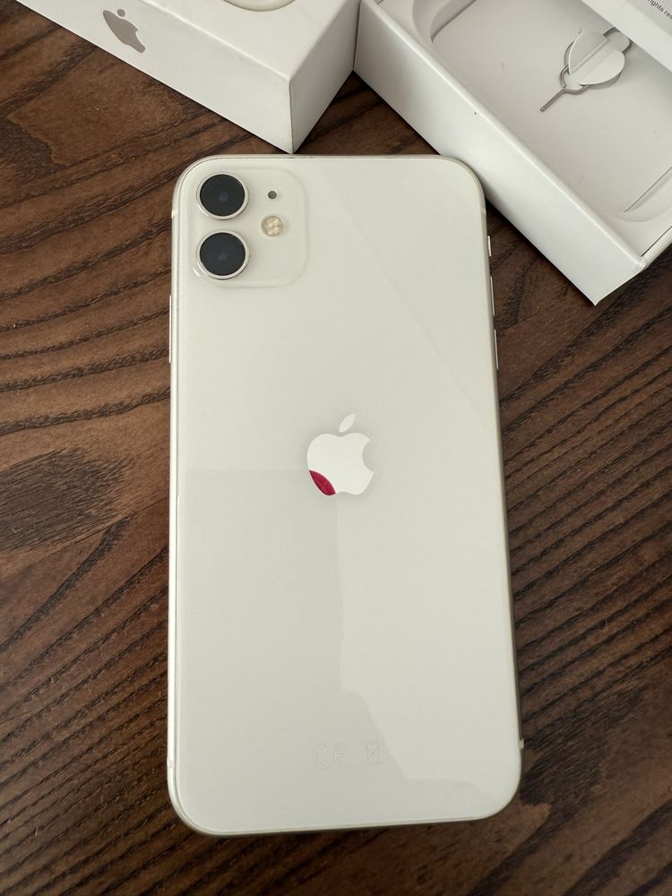 iPhone 11 128GB (білий) в ідеальному стані