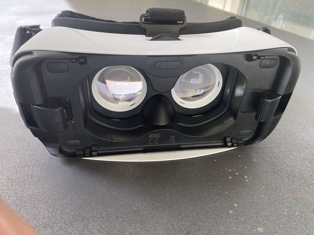 Очки виртуальной реальности Samsung Gear VR