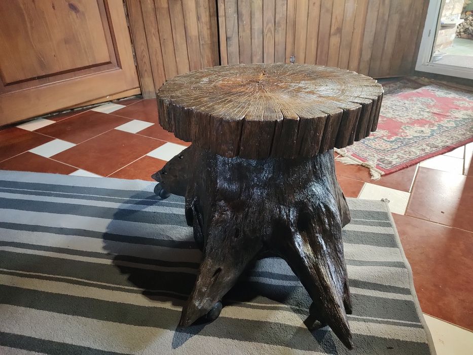 Столик.                                       .