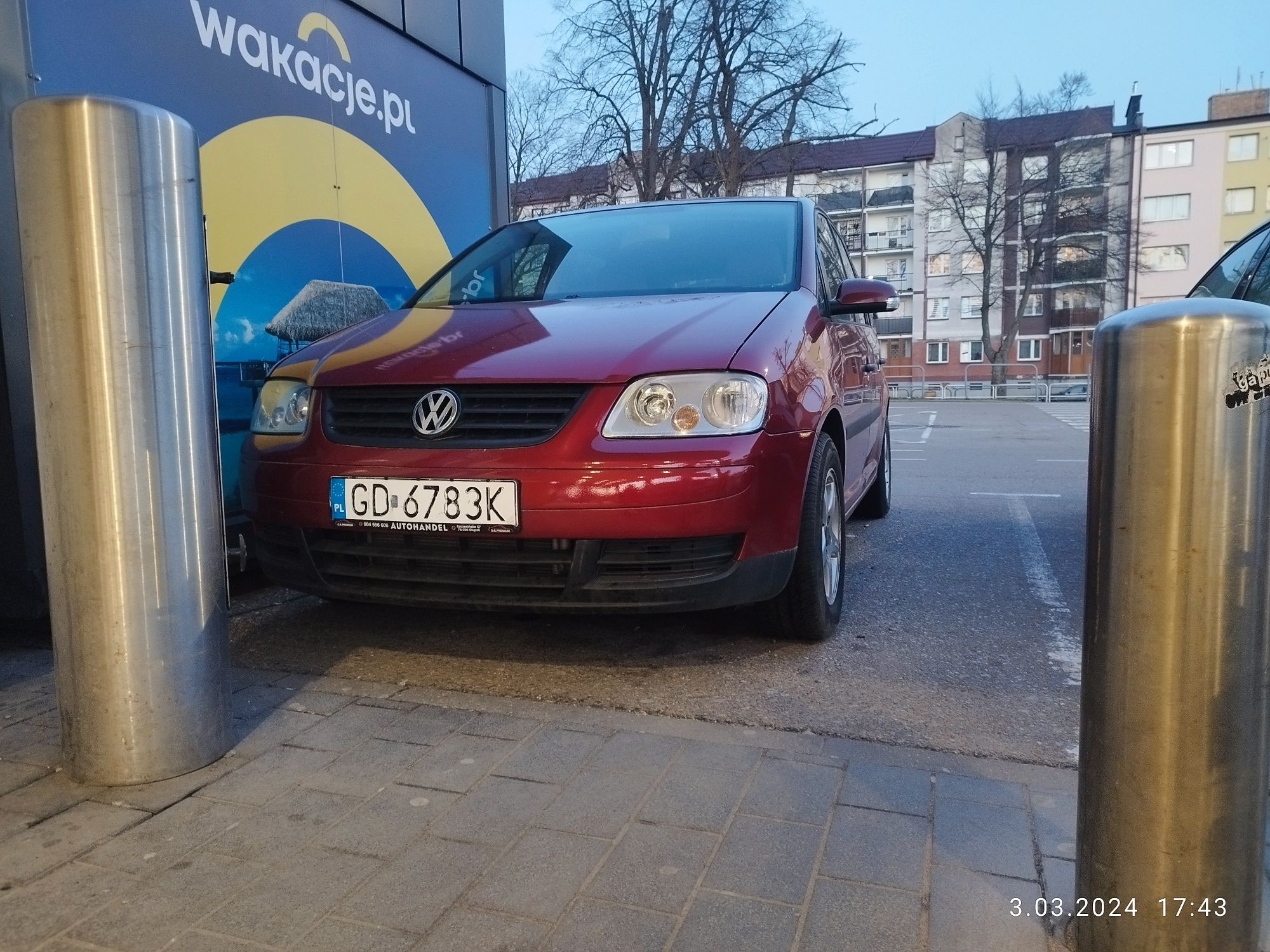 Sprzedam lub zamienie na mniejszej 5-cio drzwiowe VW Touran 1.6 2003 r