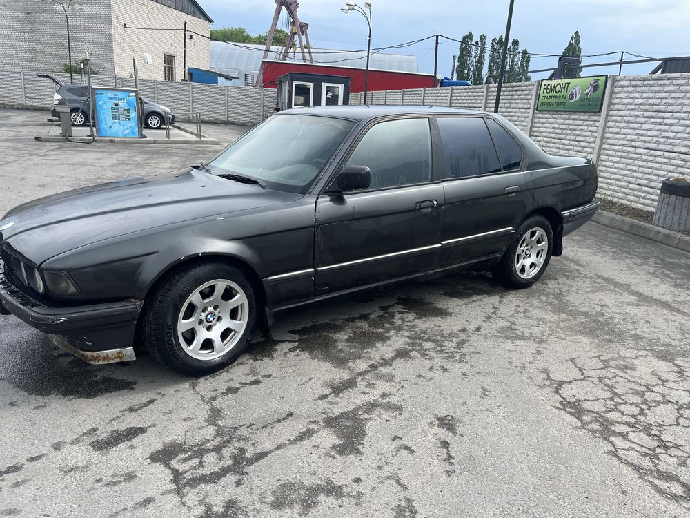 Бмв е32  735i на менханике