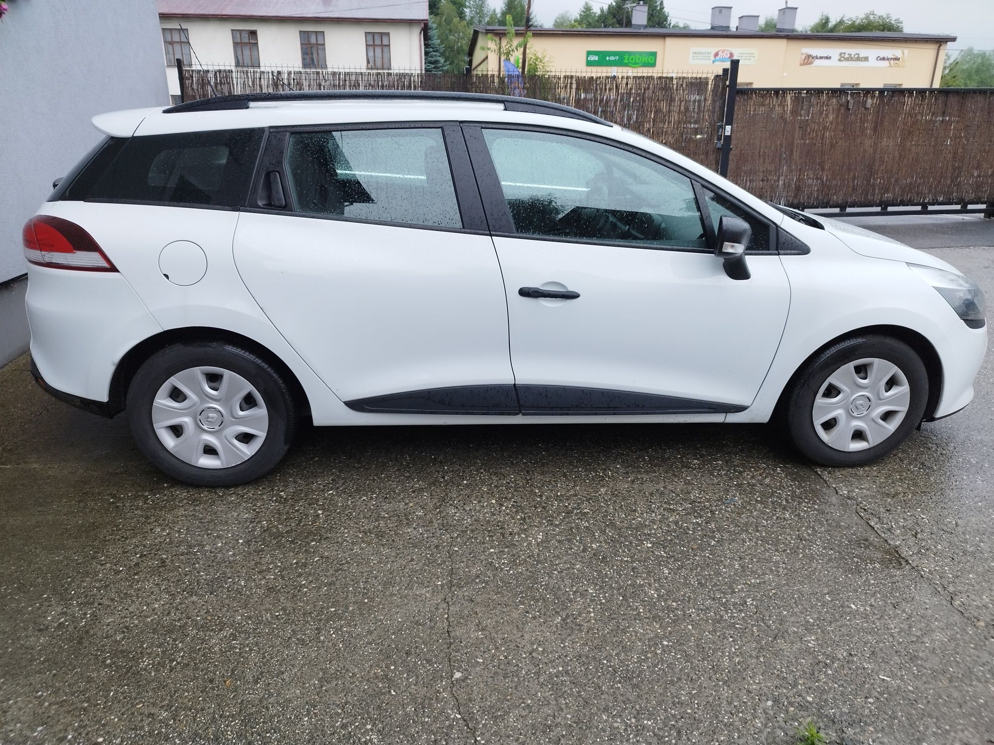 Renault Clio IV kombi 2016r. Benzyna 140.000km