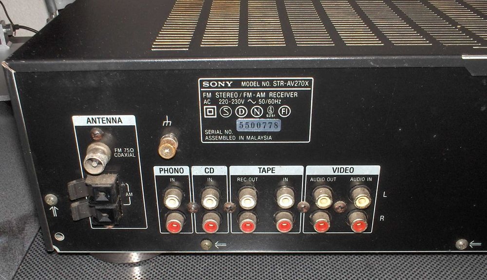 Amplituner SONY STR-AV 270
