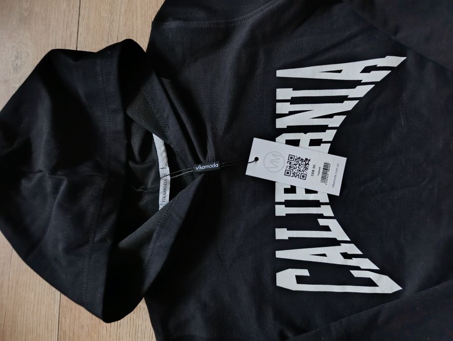 Худи черное с капюшоном от Vikamoda с надписью «CALIFORNIA», р. М