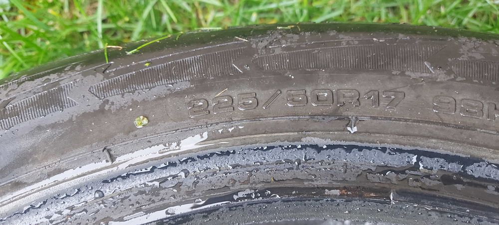 2 opony zimowe good year ultra grip 225×50×17 98h 1819