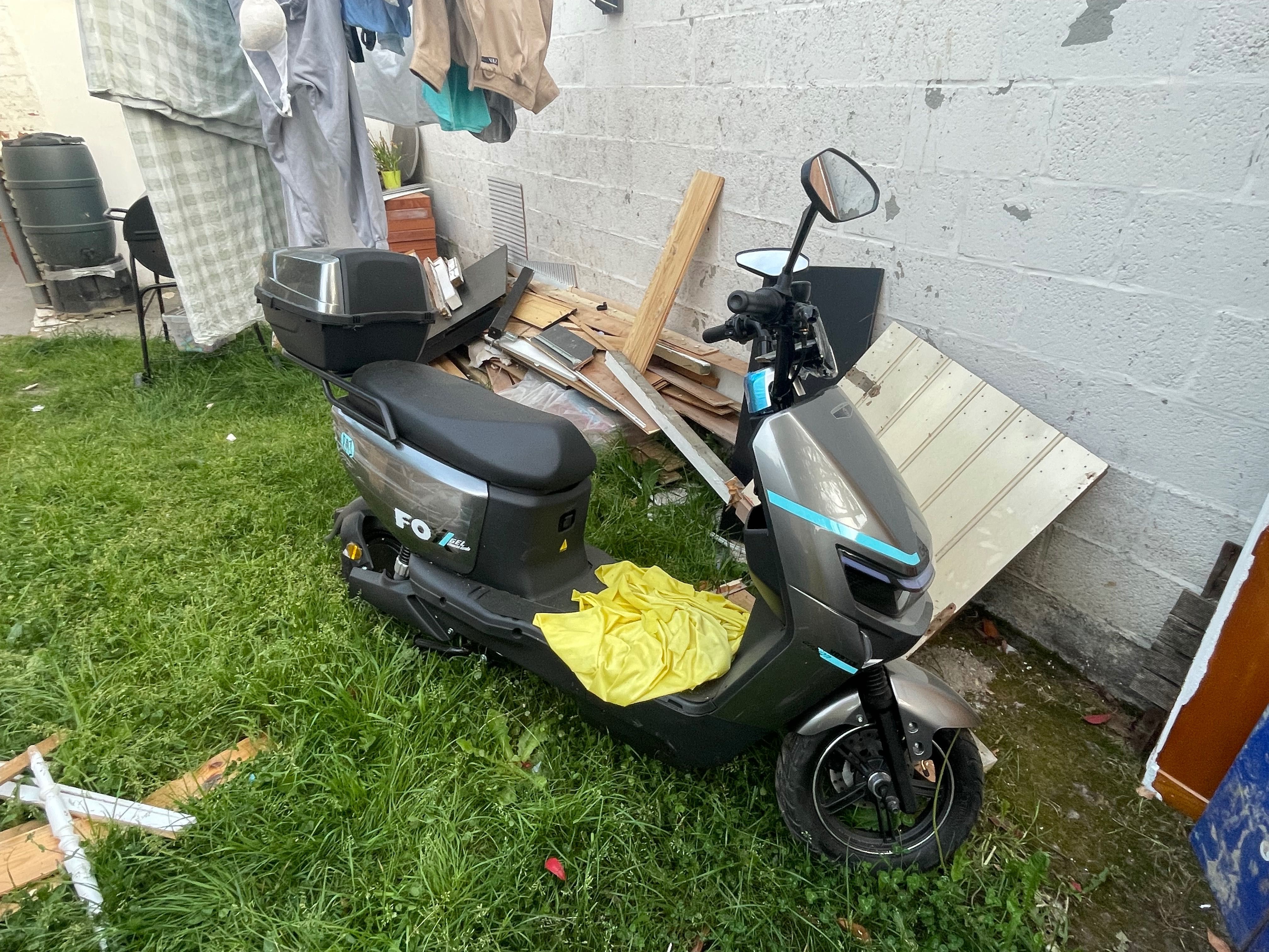 Vendo moto elétrica