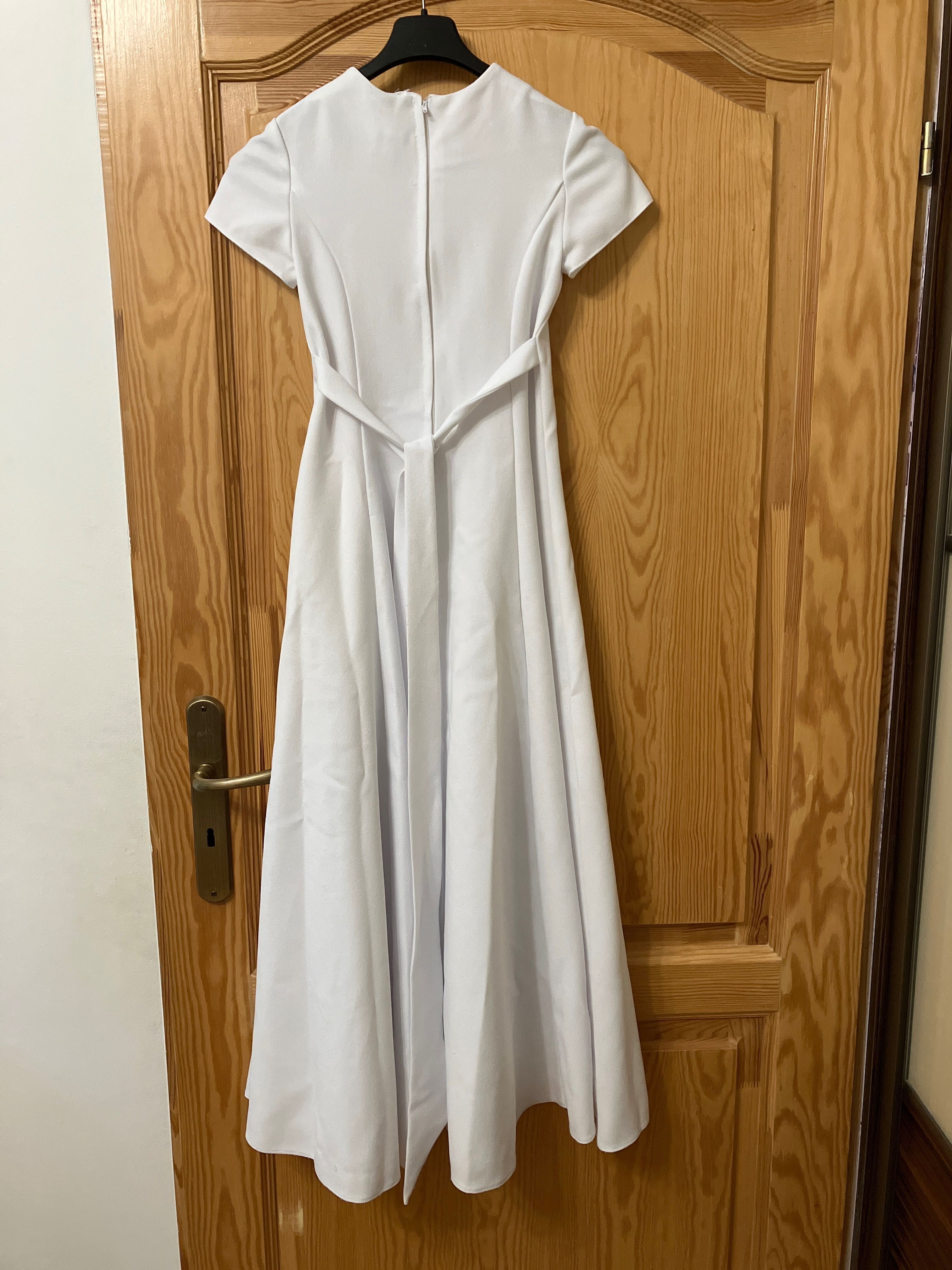 Biała sukienka alba 140/146