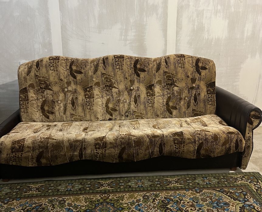 Диван не продавлений 3000грн