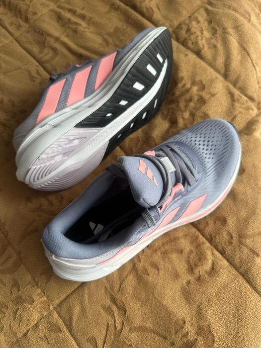 Buty Damskie Adidas w rozmiarze 39