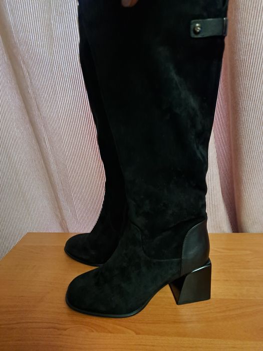 Замшеві зимові чоботи Vito Rossi