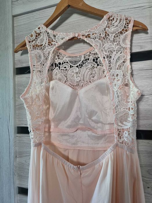 Sukienka dluga bez pleców