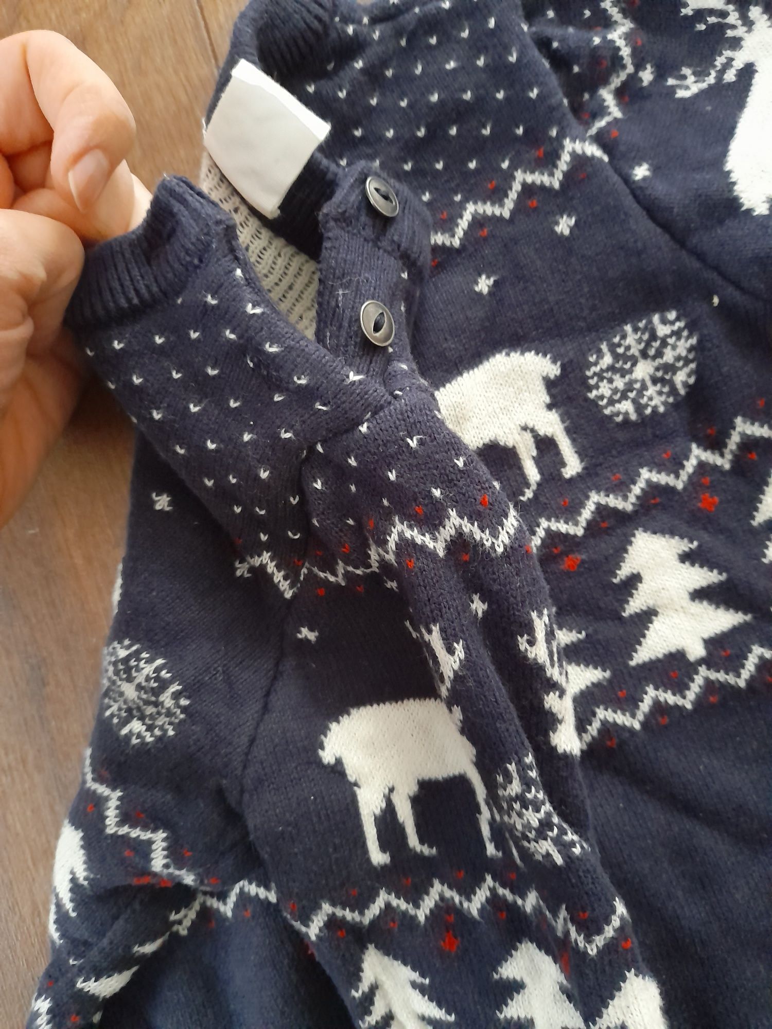 Świąteczny sweter HM80