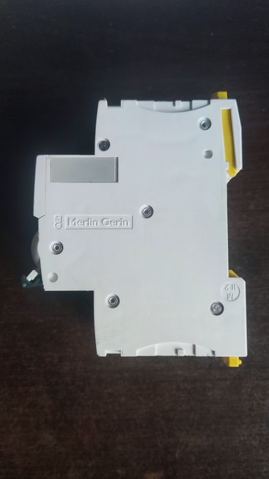 Автоматический выключатель Schneider iC60N 3P 32 A C