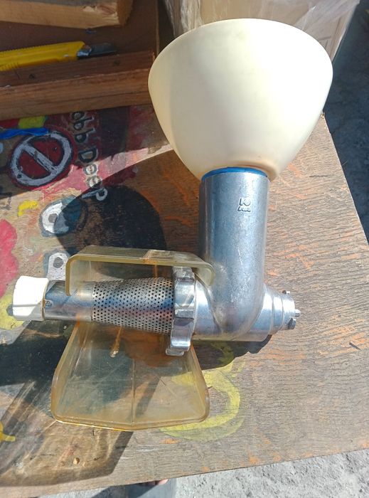 кухонний комбайн .насадкиМрія