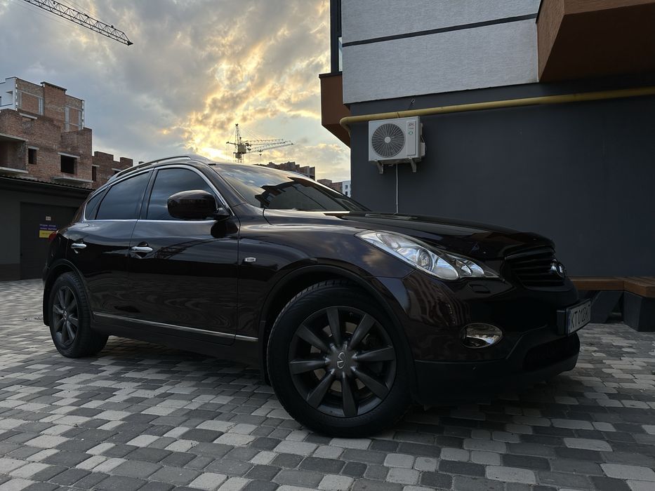 Infiniti ex35 2010