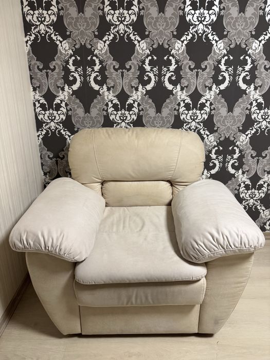 Крісло з нішею.