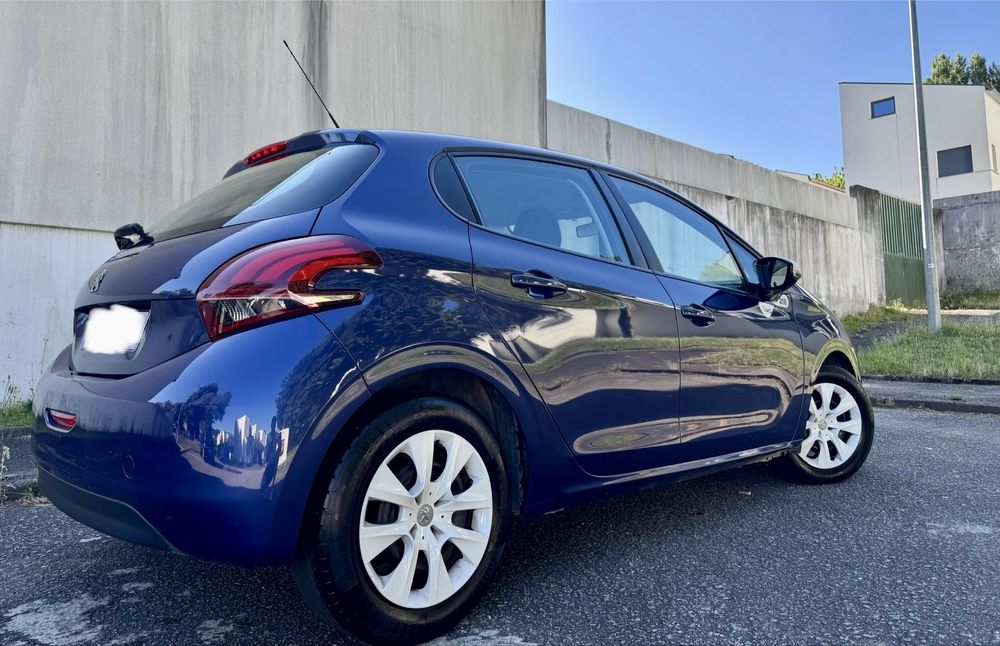 2017 Peugeot 208 like 1.2 puretech 85mil kms