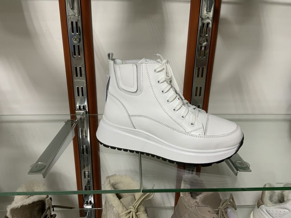 Женские  стильные зимние замшевые ботинки на шнурках жіночі черевики