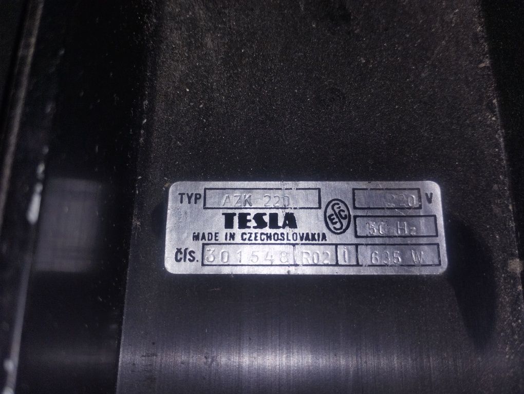 Усилитель мощности TESLA AZK-220  не работает один канал