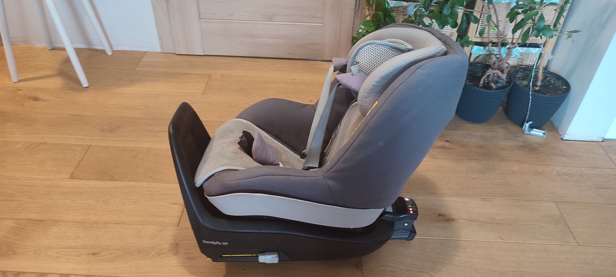 Fotelik samochodowy Maxi Cosi Pearl XP (9-18)