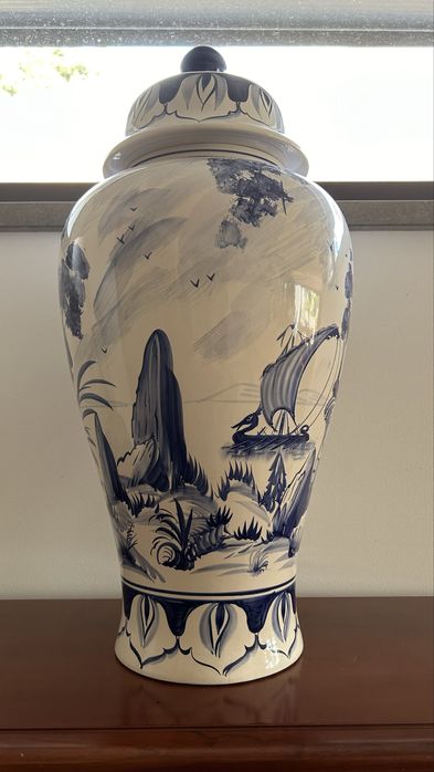 Jarro/Louça de Porcelana